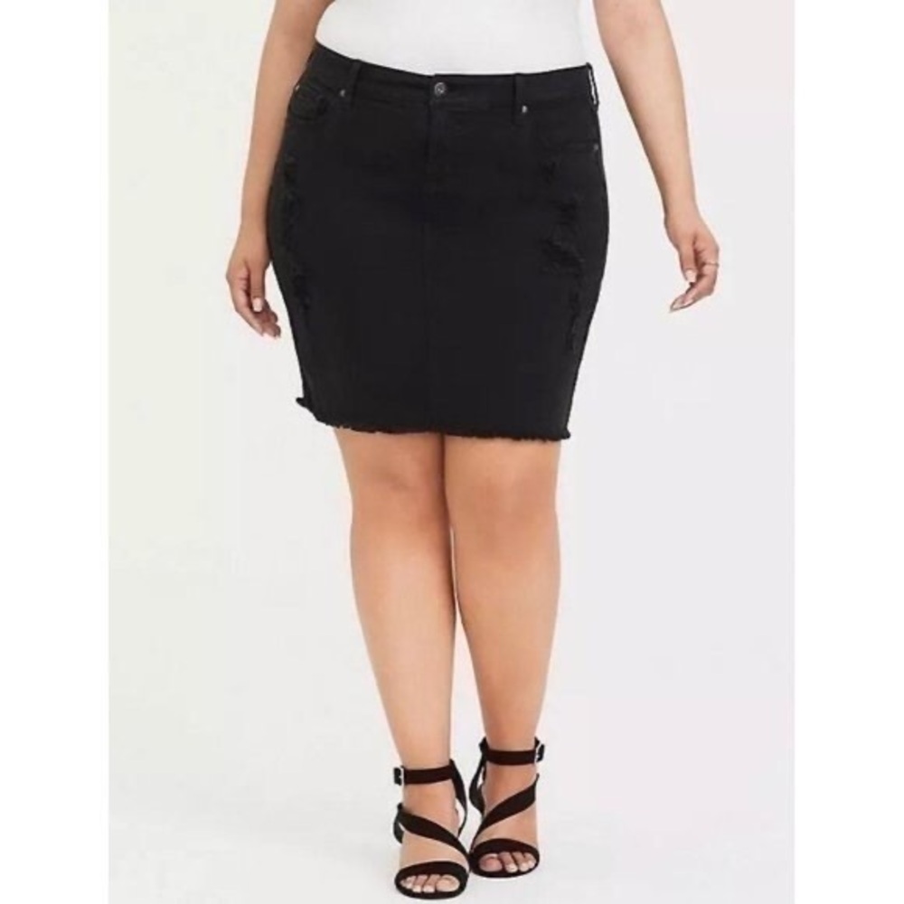 Torrid black distressed jean skirt 12